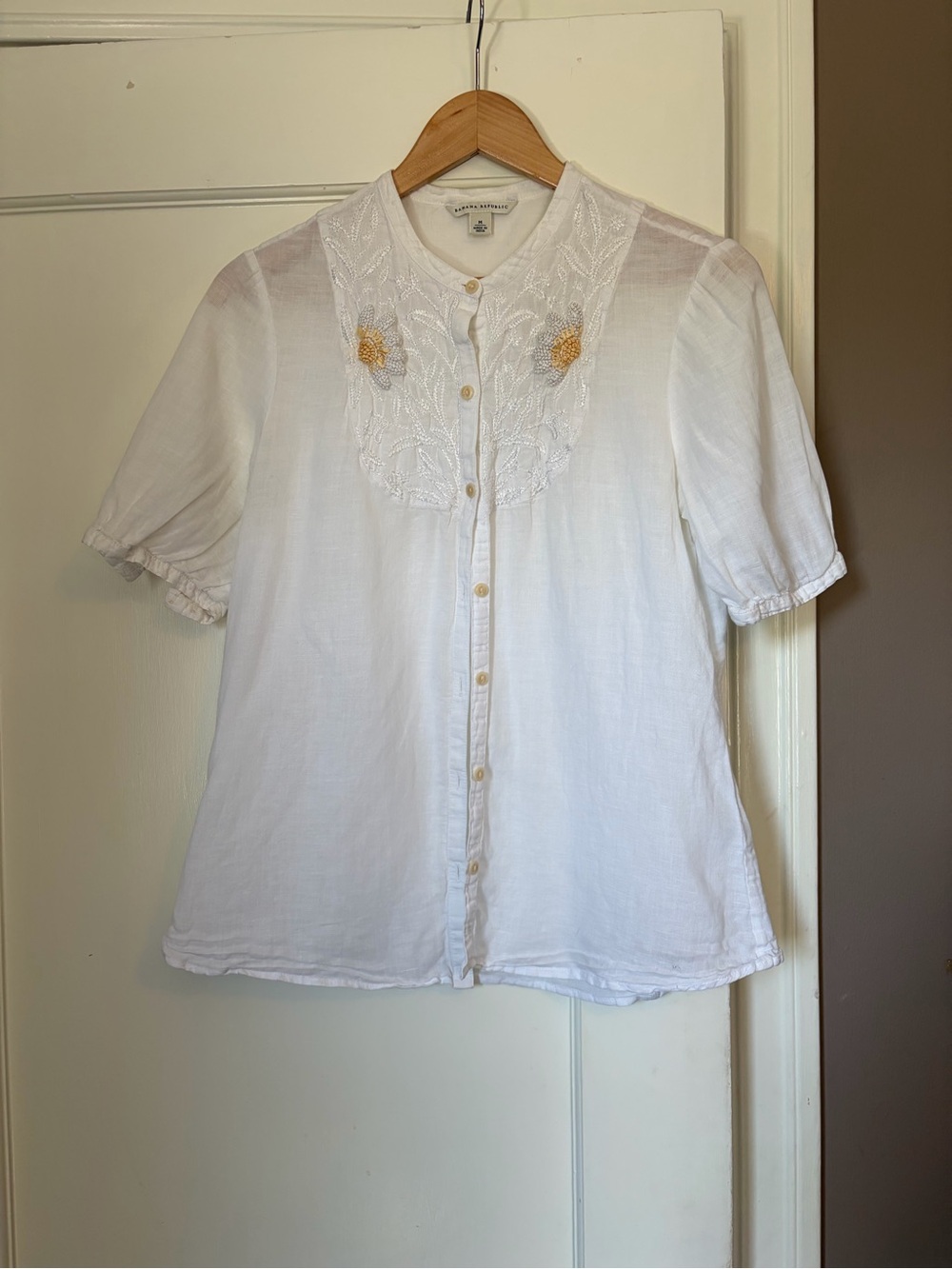 Banana Republic White Button-Front Blouse